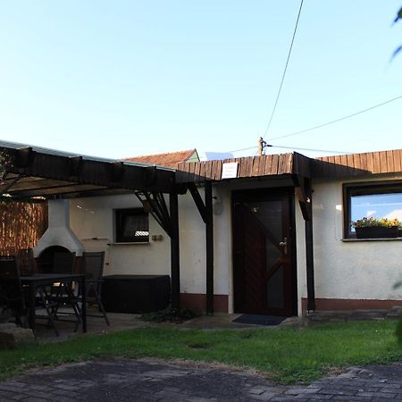 Ferienwohnung Rolle Schona Exterior photo